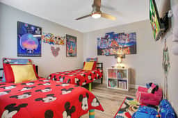 4BR Disney Retreat, Sleeps 10, Studio + Themed Bedrooms with Resort access - Image 3