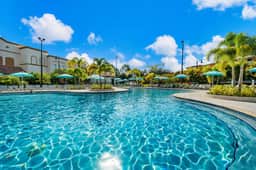 2 Bed lake view by Epic Universe walking distance - Image 3