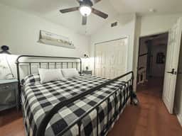 Simply Home, 8 miles to Espn & WDW, Kitchen use - Image 3